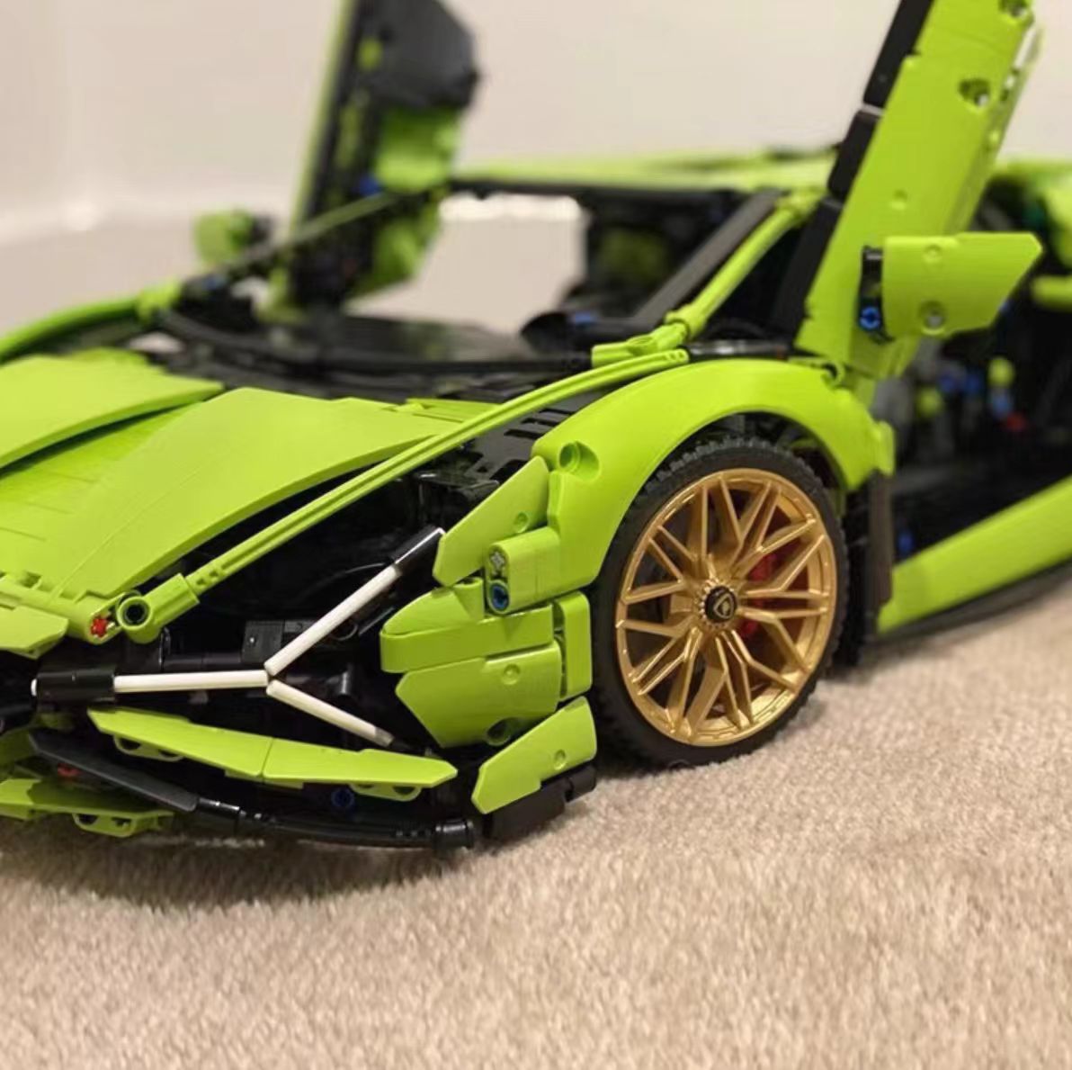 Lamborghini Sián FKP 37 3696 1:8 60*25*13