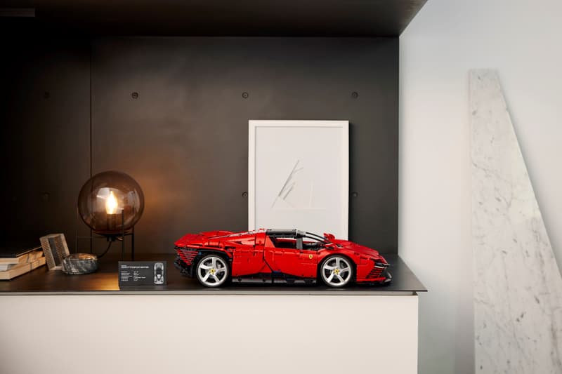 Ferrari Daytona SP3 Building Blocks Model 1:8 Scale | 3778PCS | Finished & Free Assembly | Premium ABS Replica