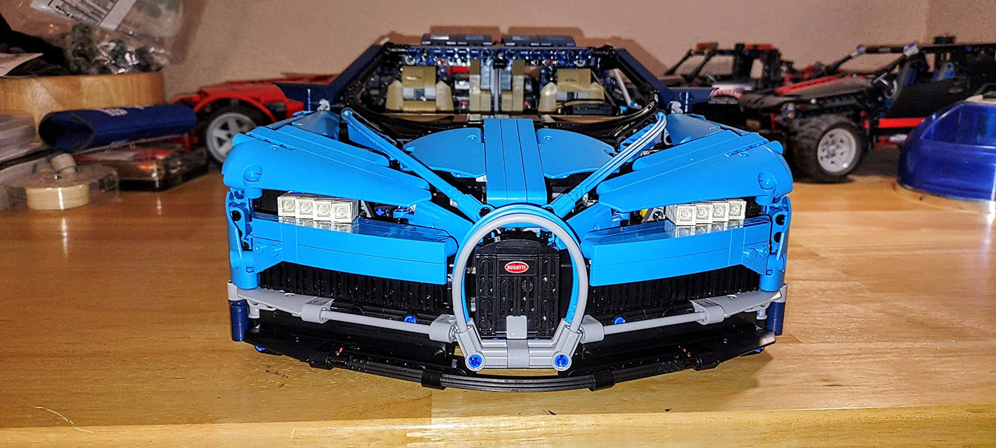 Bugatti Chiron 3599 1：8 56*25*14
